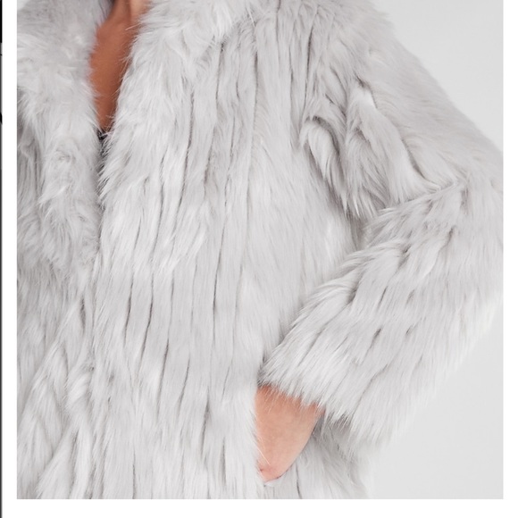 NWOT Express Oversized Faux Fur Coat - Picture 3 of 8